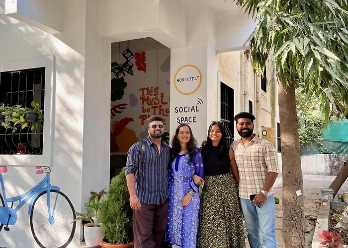 Hoshtel99 - Lux - Stay, Cowork And Cafe - Luxurious Twin Bungalow
