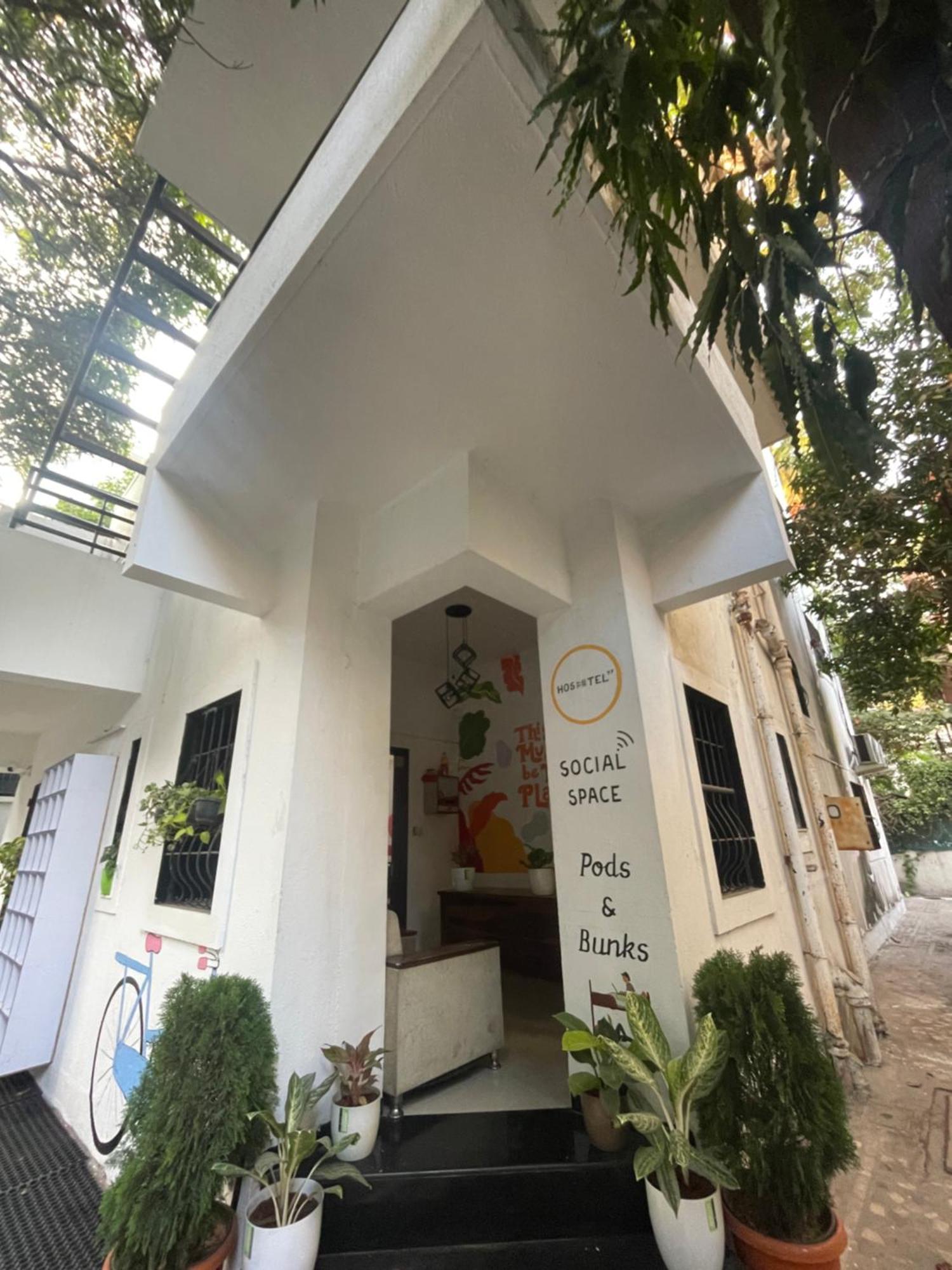 Hoshtel99 - Lux - Stay, Cowork And Cafe - Luxurious Twin *