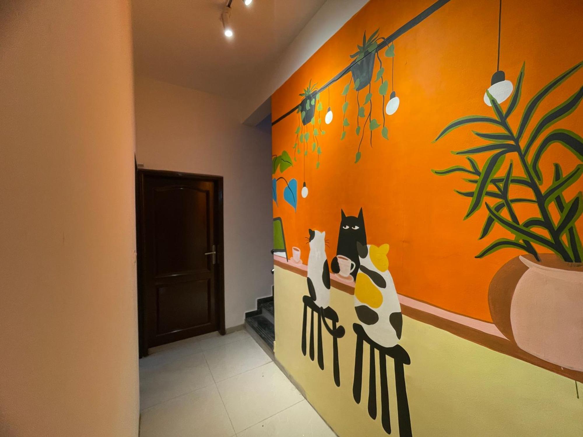 Hoshtel99 - Lux - Stay, Cowork And Cafe - Luxurious Twin *
