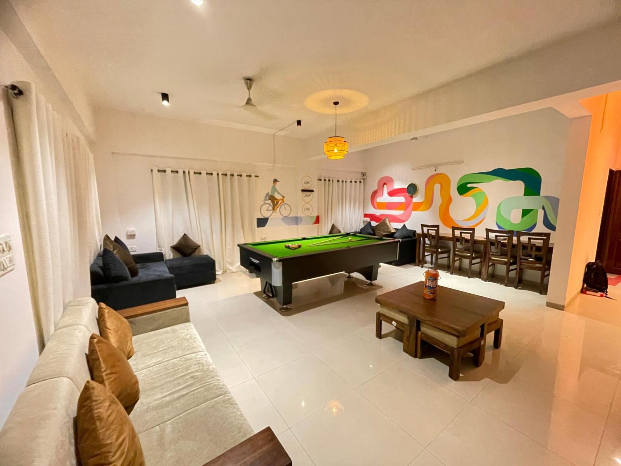 Hostel Hoshtel99 - Lux - Stay, Cowork And Cafe - Luxurious Twin