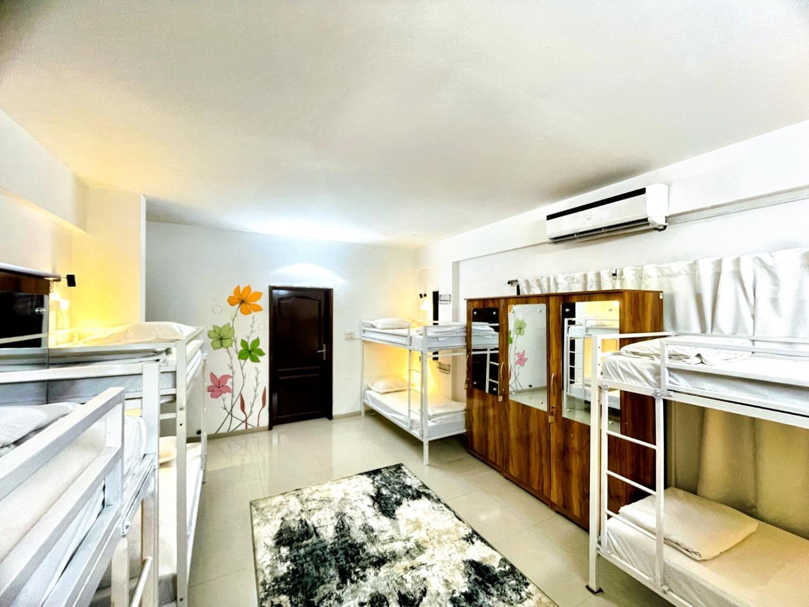 Hostel Hoshtel99 - Lux - Stay, Cowork And Cafe - Luxurious Twin Pune